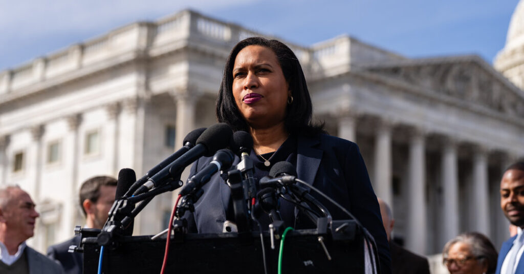 D.C. Mayor Prepares City for Cuts After Congress Goes on Break
