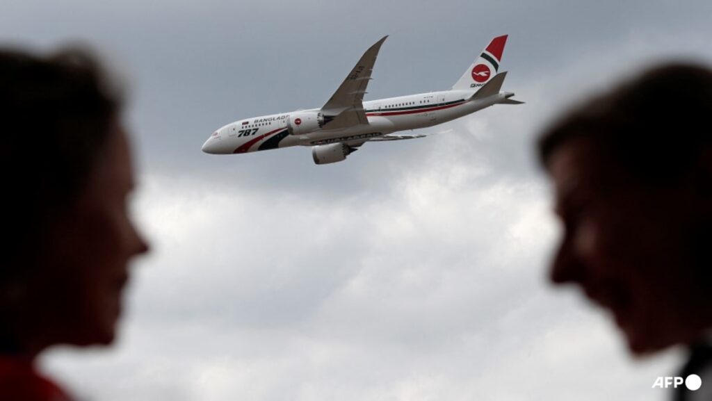 Bangladesh orders 25 Boeing planes, Airbus eyes deals