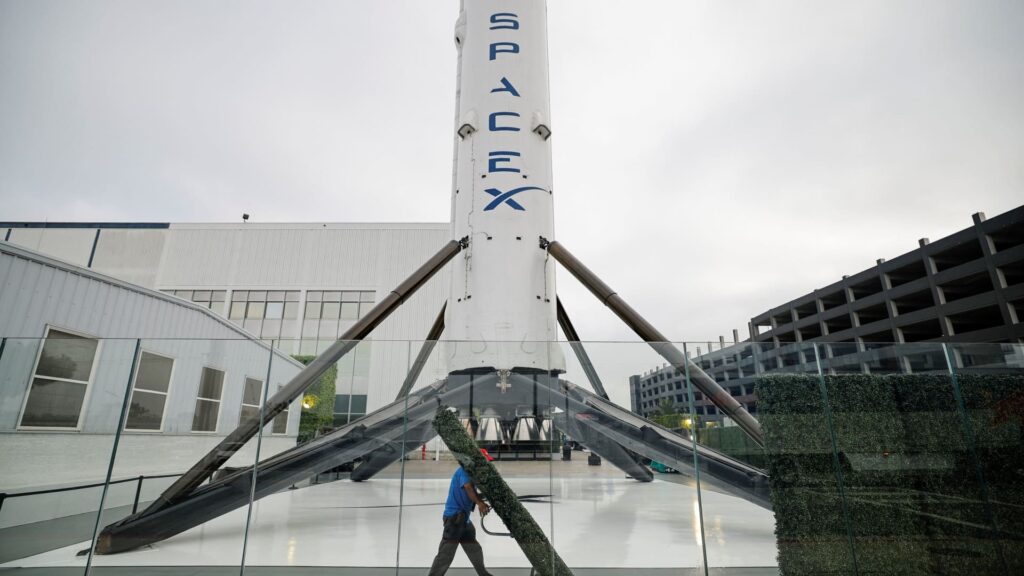 SpaceX spectrum license hammers shares of AT&T, Verizon and T-Mobile
