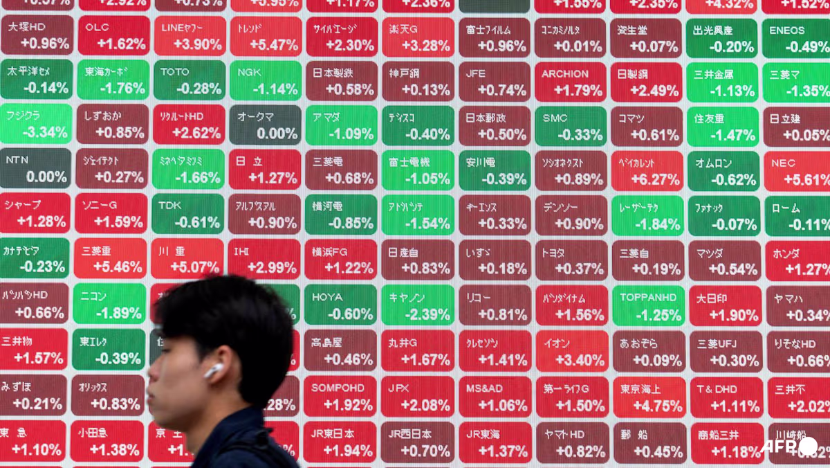 Asian stocks unable to track Wall St higher, yen holds at 40-year low