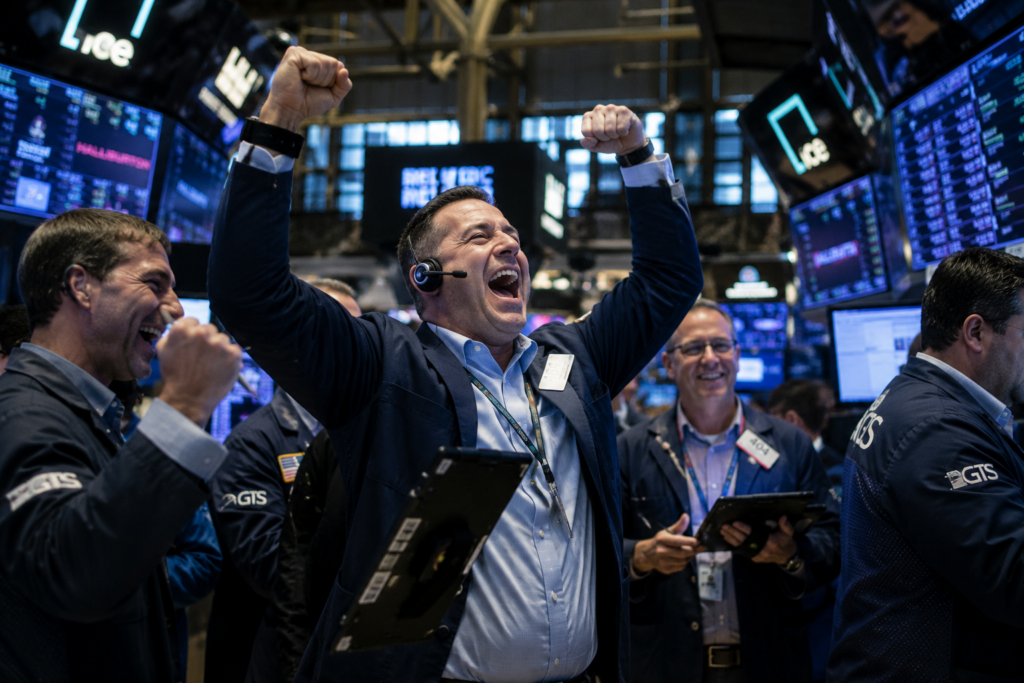 Dow closes 500 pts higher as Wall Street rebounds from Treasury yield-driven sell-off