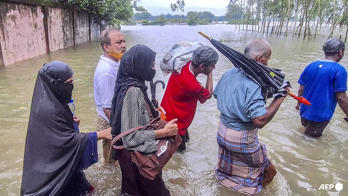 Bangladesh monsoon death toll hits 50, thousands displaced