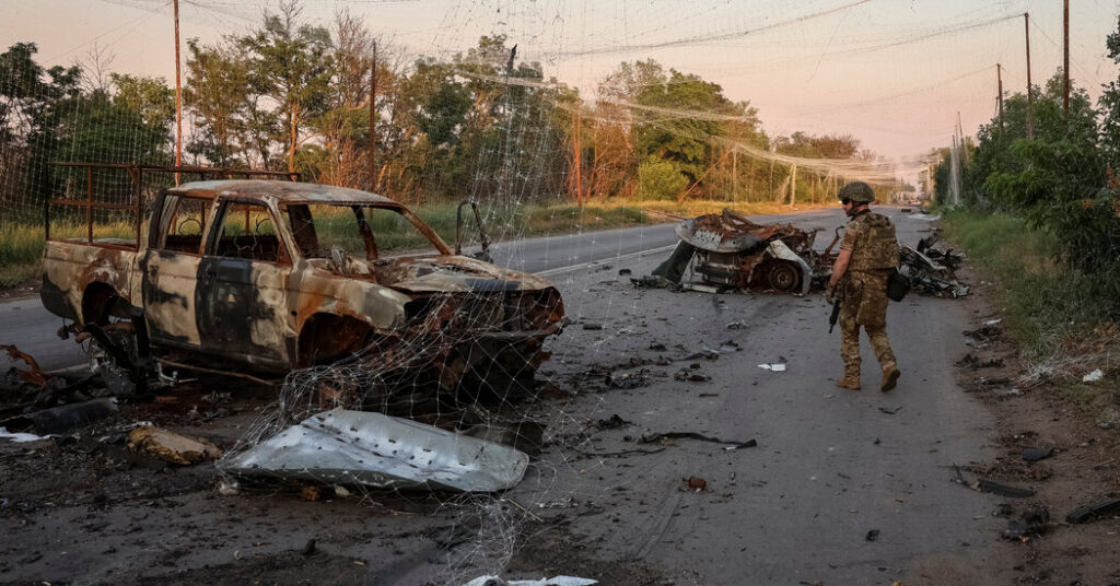 Far From Kyiv and Moscow, Soldiers Stalk Ruins and Evade Drones on the Front