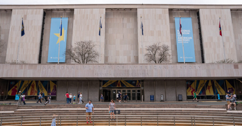 Historians Reject Trump Administration’s Criticism of Smithsonian Museum