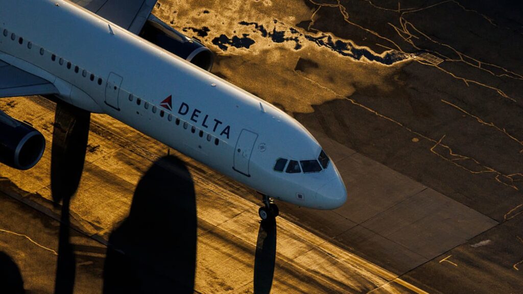 Delta launches ‚basic business‘ without lounge access, seat selection