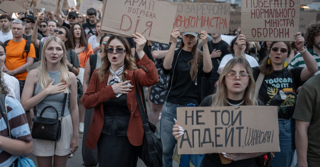 Zelensky Faces Pressure to Remove Ukraine’s Top General
