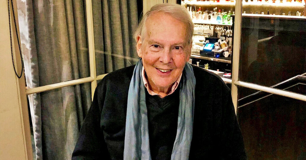 Paul Andrews, Founder of the Woodstock of U.F.O.s, Dies at 77