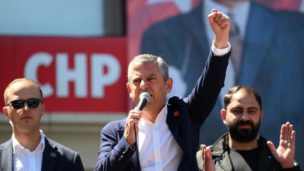 Ousted Turkish opposition leader to form new party