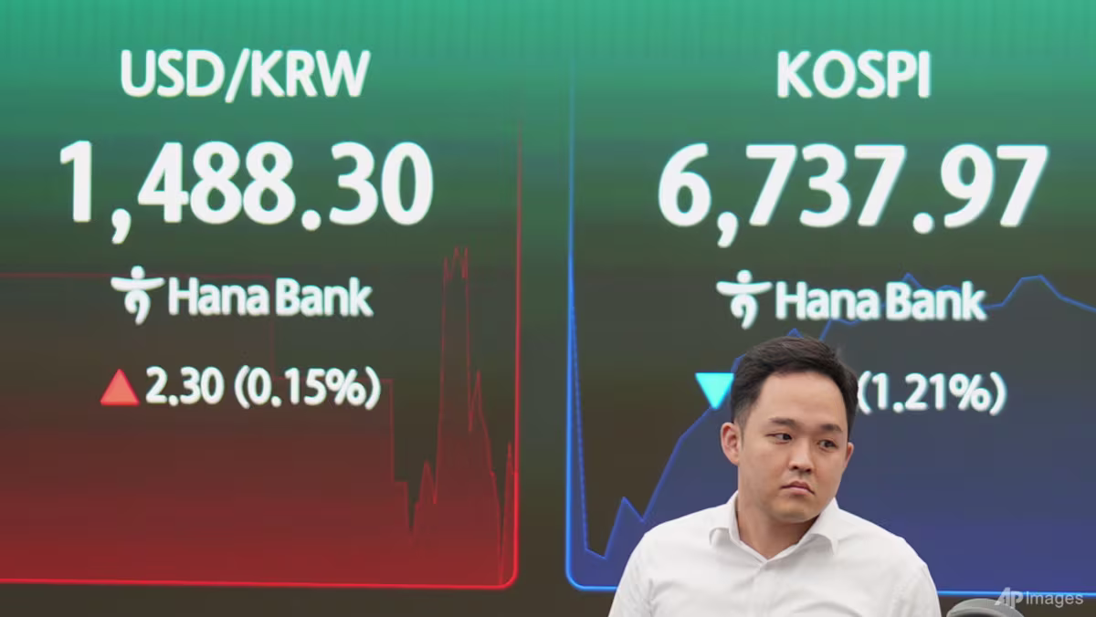 Asia stocks up as chip stocks recover, oil eases