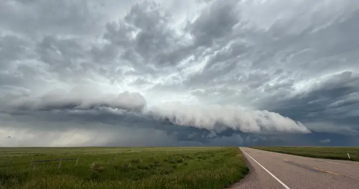 Environment Canada issues tornado warning for parts of Manitoba – Winnipeg