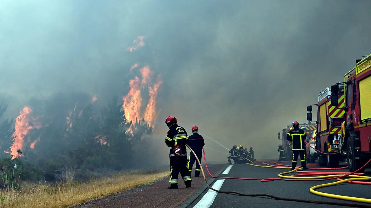 France wildfire forces 250,000 to evacuate as blaze nears Bordeaux