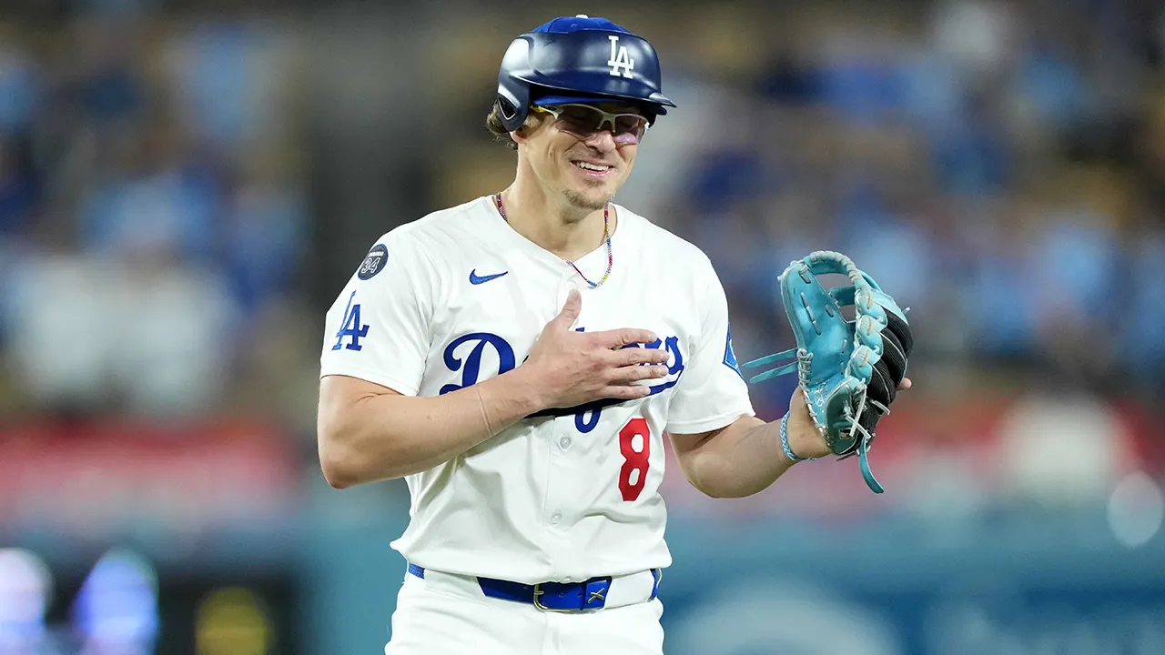 Dodgers‘ Kiké Hernández blasts fan’s angry letter over White House skip, exposes address to followers