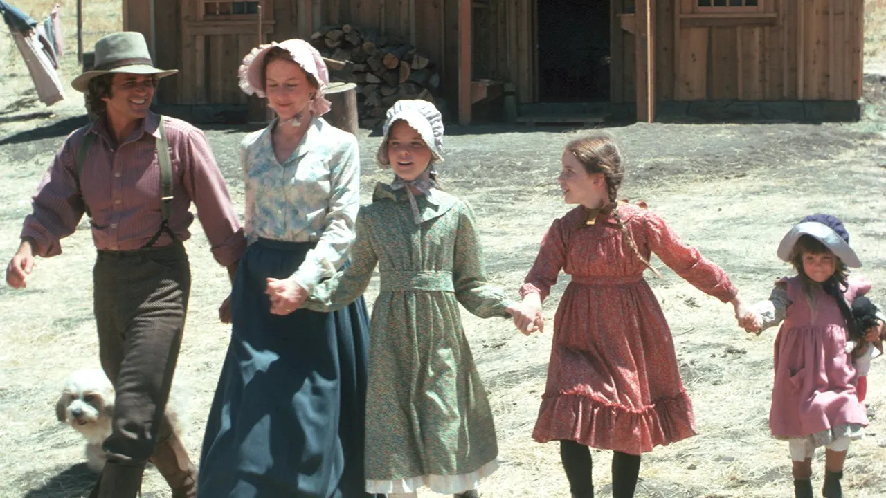 Melissa Gilbert and ‚Little House on the Prairie‘ cast then and now