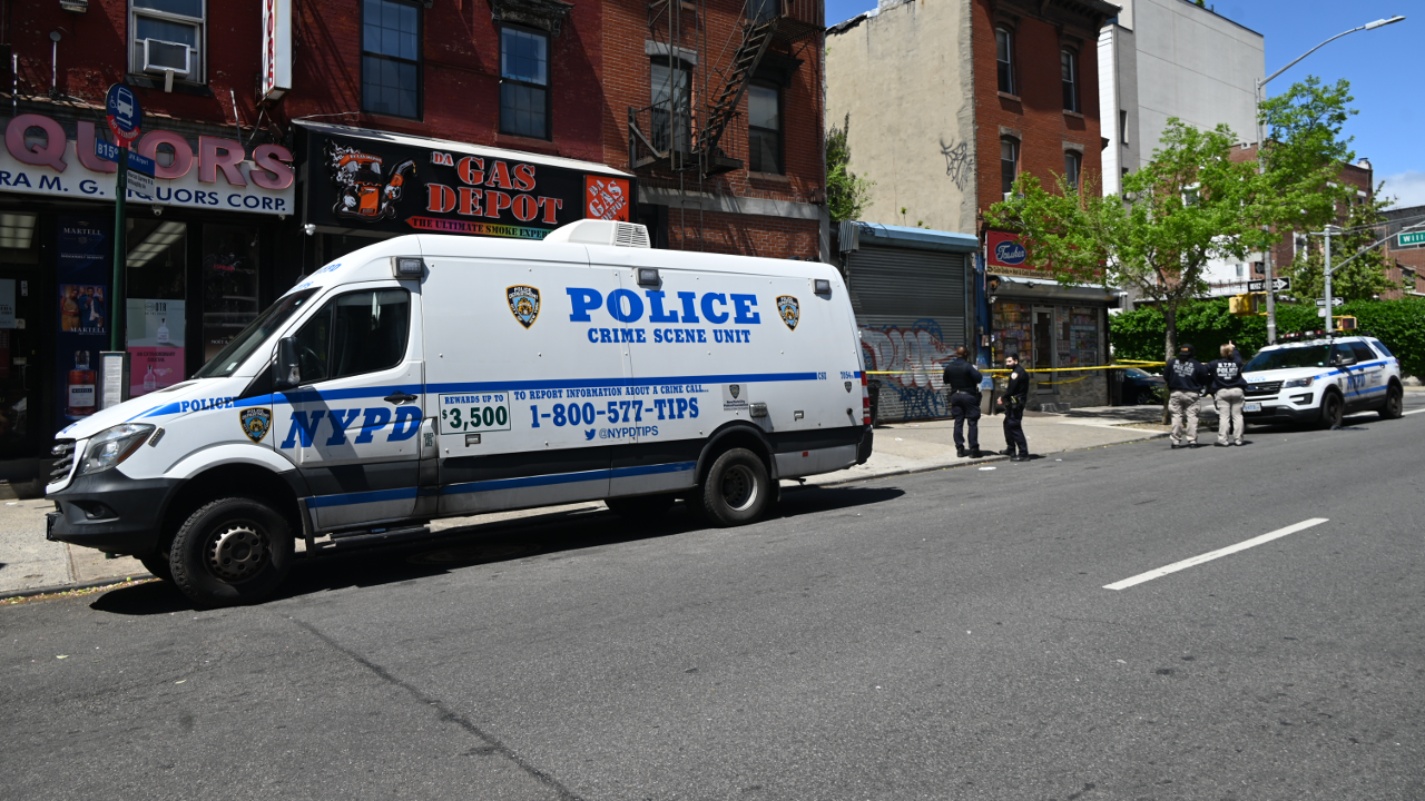 NYPD officer accused of rape, child sex abuse had prior misconduct: DA