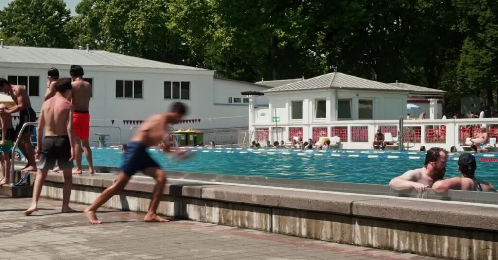 An Insider’s Guide to 6 of Vienna’s Splendid Public Pools