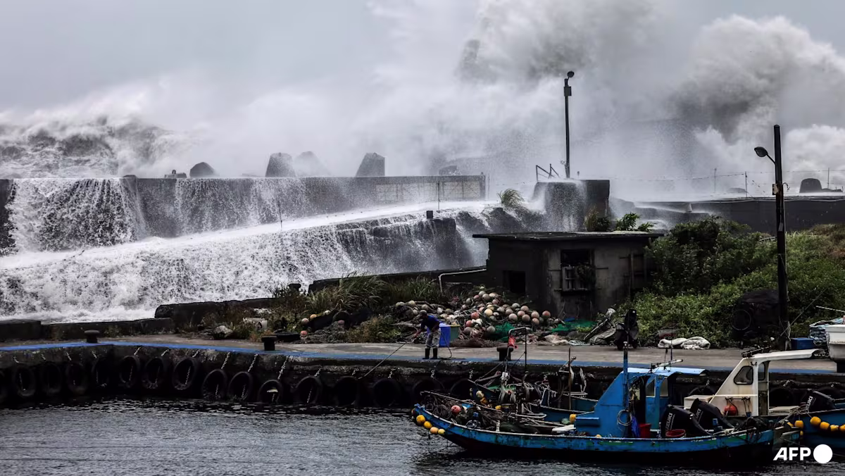 North Korea urges ‚maximum vigilance‘ as Typhoon Bavi approaches