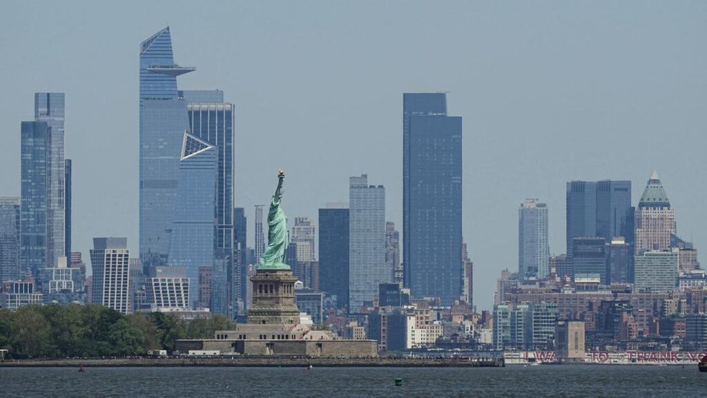 US boat operator charged after mum and infant drown