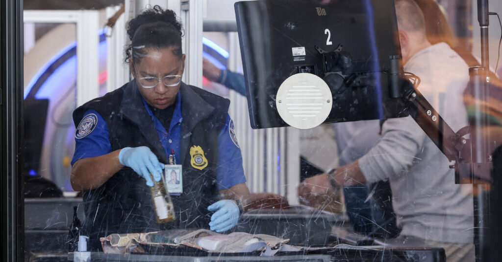The T.S.A. Abruptly Scraps Its New Private-Security Model