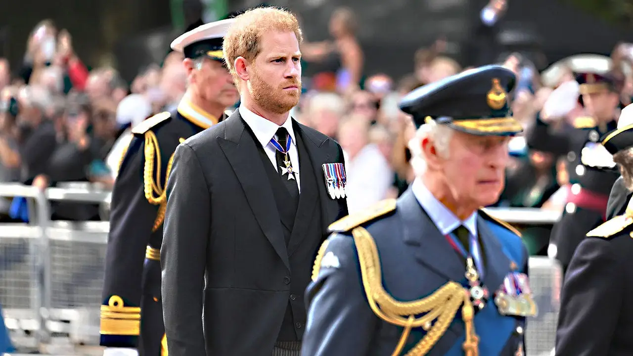 Buckingham Palace room offered to Prince Harry amid William’s concerns: experts