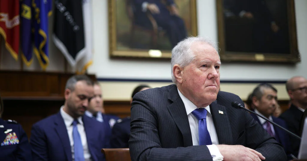 Pentagon revokes security clearance of former Air Force chief for disclosing „classified information regarding Air Force One’s capabilities“