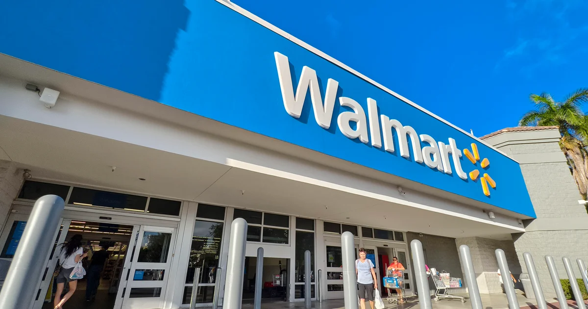 Walmart to let shoppers use Apple Pay, other tap-to-pay methods starting in August