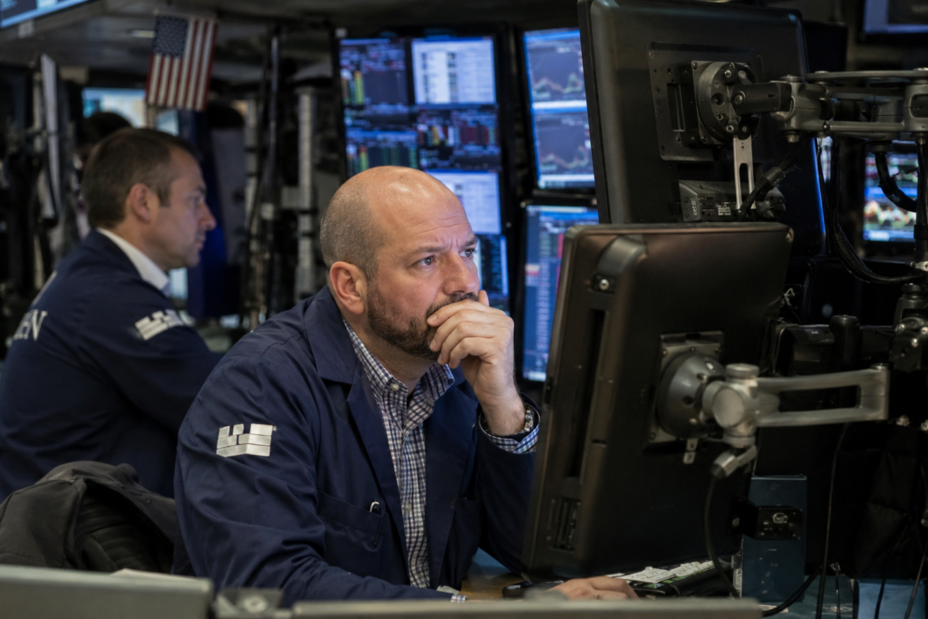 Dow falls 454 points as earnings, Hormuz tensions weigh on Wall Street