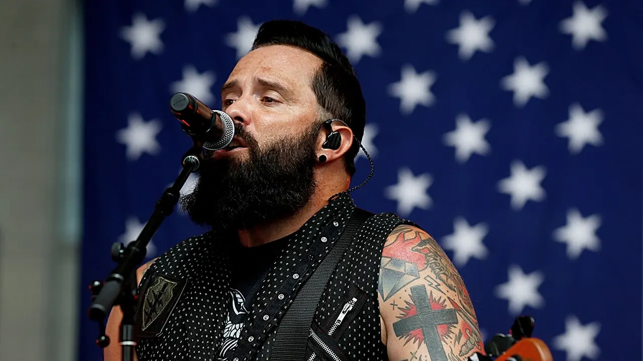Skillet’s John Cooper says calling rock music ‚demonic‘ misses gospels