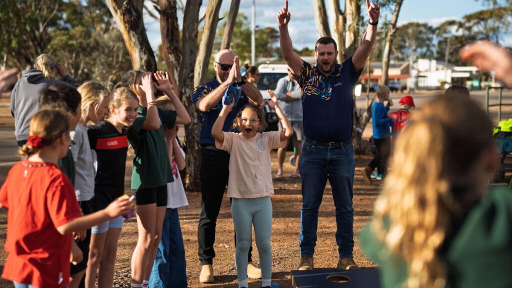 Synergy community event gives locals a close-up view of giant turbine blade at King Rocks wind farm near Hyden
