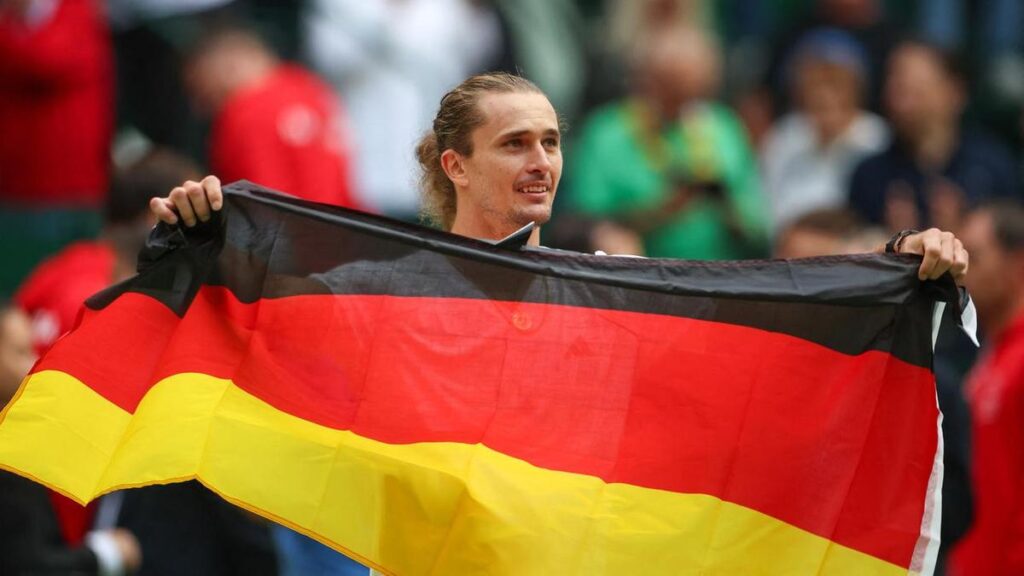 Zverev powers Germany into Davis Cup Final 8
