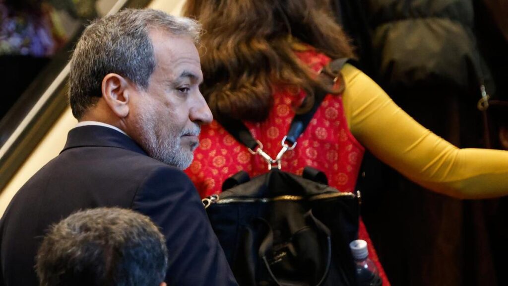 Iran's foreign minister details offer to reopen strait