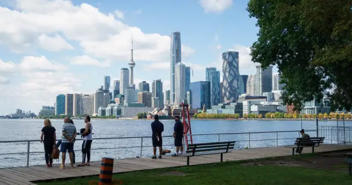 Toronto Area home sales down 2% in August, prices dip below $1M: board – Toronto