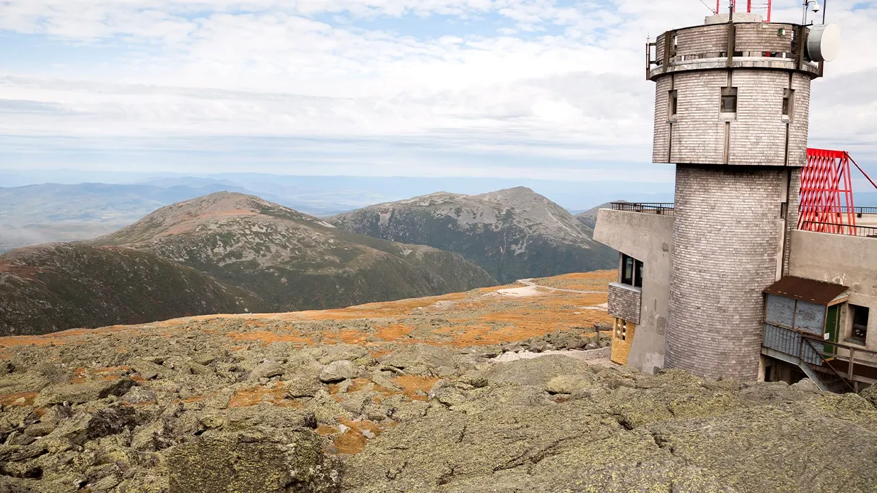 Mount Washington hiker resets own dislocated shoulder and reaches summit