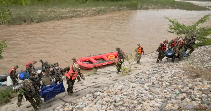 Ottawa sends officials to Nepal as search for missing Canadians continues – National
