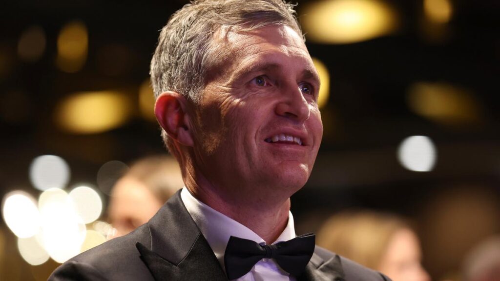 Fremantle Dockers coach Justin Longmuir voted AFL Coaches Association’s senior coach of the year