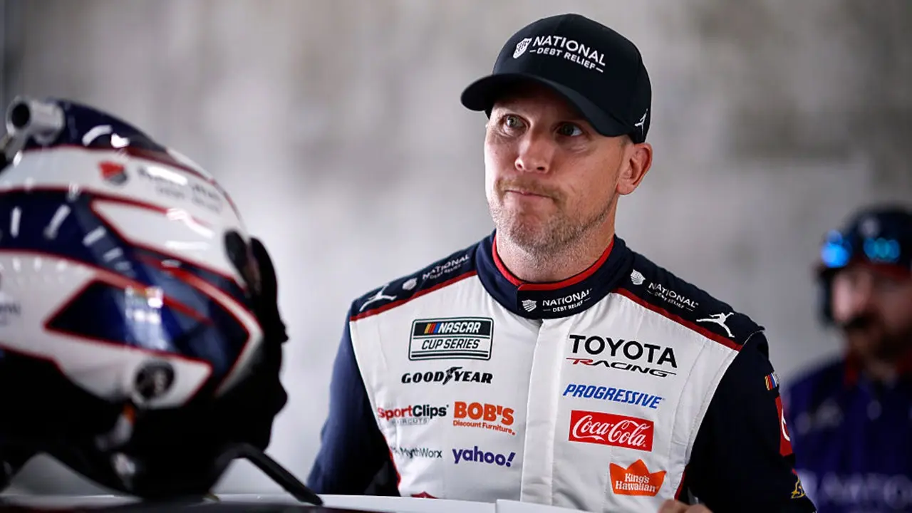 Denny Hamlin says forward-facing sonar in professional bass fishing has gone ‚a little overboard‘