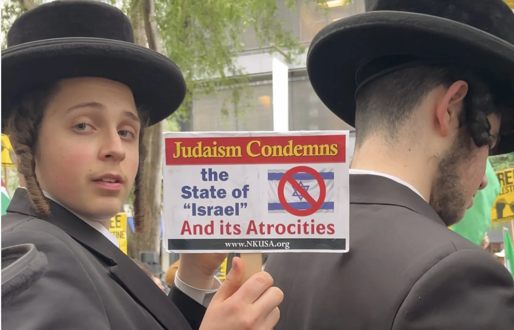 Jewish protestors join Free Palestine march to denounce Netanyahu | Israel-Palestine conflict News