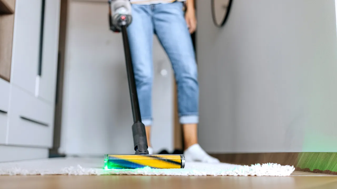 This $200 cordless vacuum hit its second-lowest price this year — now $140 on Amazon