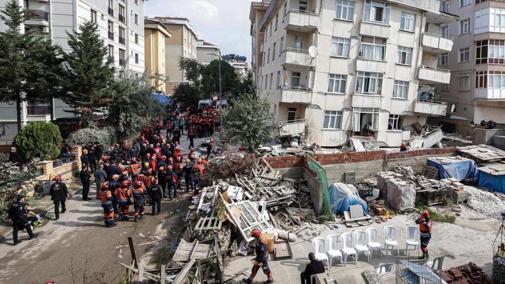 Three trapped after building collapse in Turkey