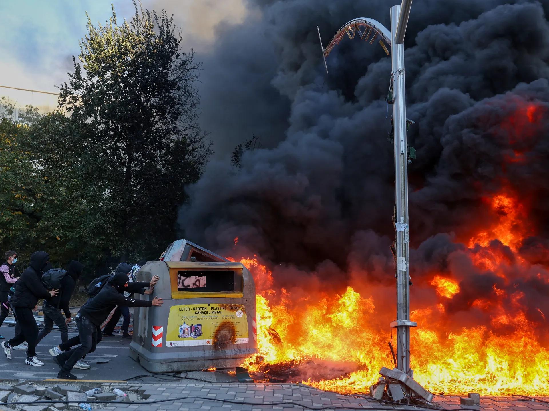 Fire erupts at Albania’s Education Ministry as protests enter third day | Education News