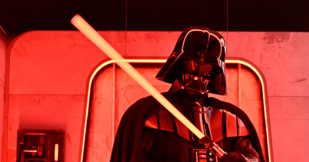 Lightsabers from „Star Wars“ films, including one used in „I am your father“ duel, go up for auction