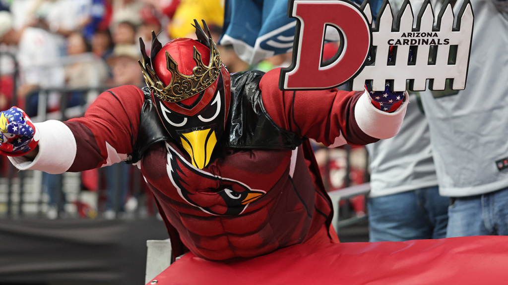 Arizona Cardinals fans have reached the ‚buying billboard space‘ point of frustration