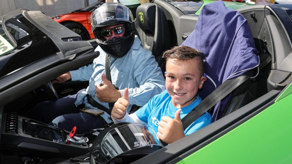 Inaugural Supercar Sunday at Motormall Raceway draws huge crowd and raised over $50,000 for Telethon