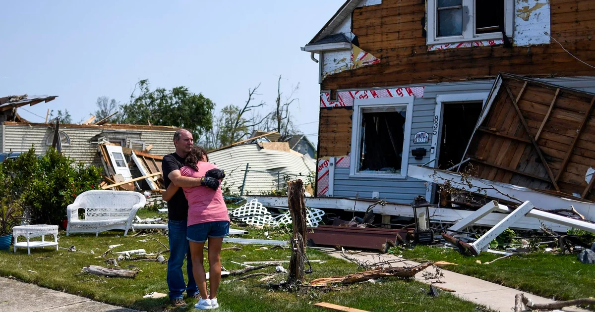 Trump approves nearly $18 million in tornado aid for Menasha, Wisconsin, after CBS News report