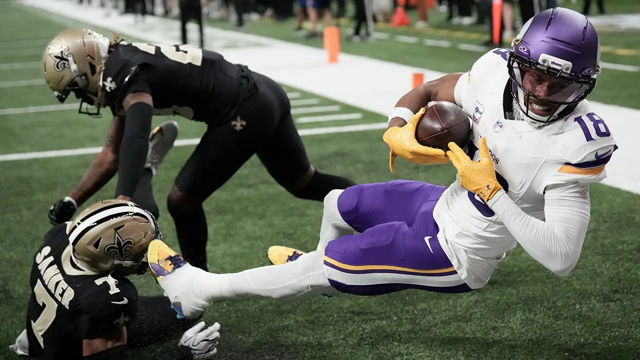 NFL stars go above and beyond to make incredible catches during Sunday’s Week 5 action