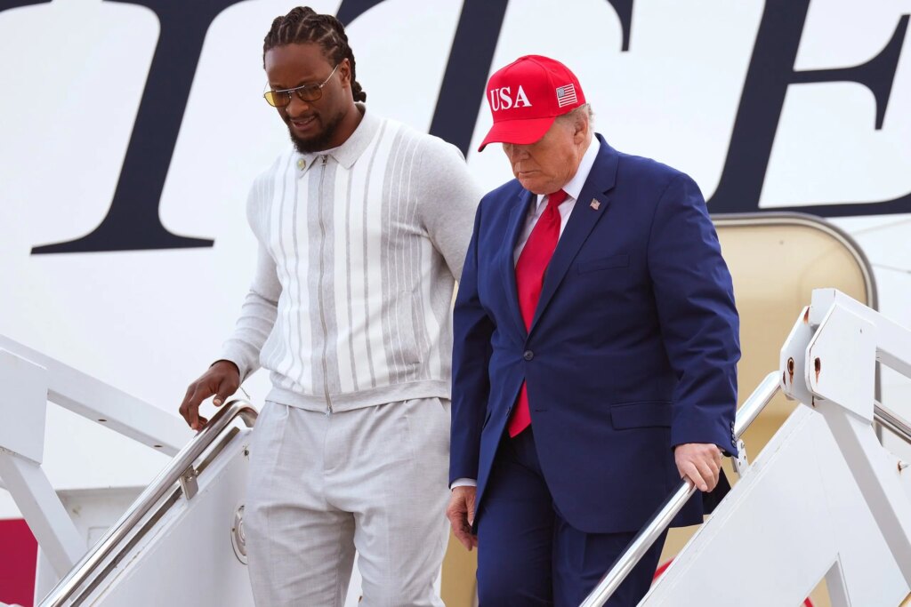 Former NFL All-Pro running back joins President Trump for Georgia midterms rally