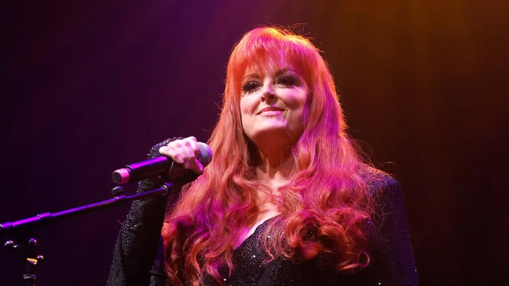 Wynonna Judd responds to Kacey Musgraves‘ anti-Christopher Columbus rant: ‚I’m a patriot‘